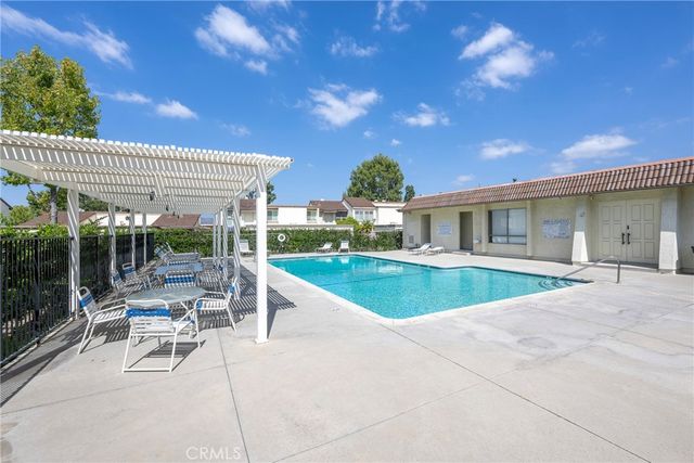 5548 E Vista del Amigo, Anaheim Hills, CA 92807