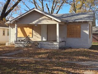 1417 S Laura Ave, Wichita, KS 67214