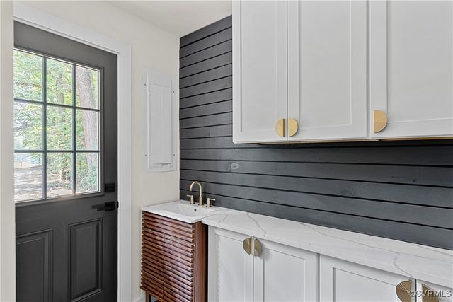 113 Rappa Run Rd, Topping, VA 23169