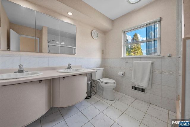 218 Haddenfield Road, Clifton, NJ 07013