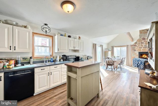 1198 TRINITY NORTH RD, Wrightsville, PA 17368