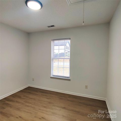 5702 Stone Bluff Court, Charlotte, NC 28214