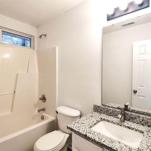 5702 Stone Bluff Court, Charlotte, NC 28214