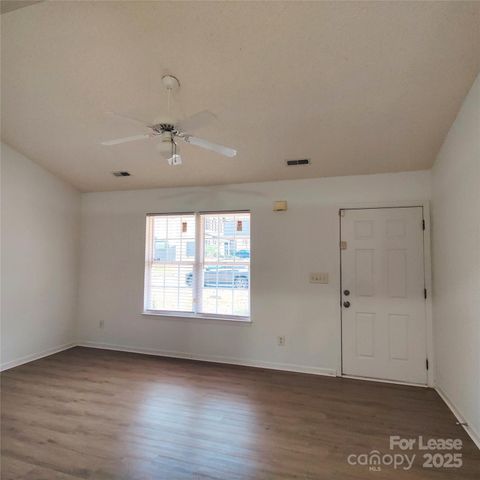 5702 Stone Bluff Court, Charlotte, NC 28214