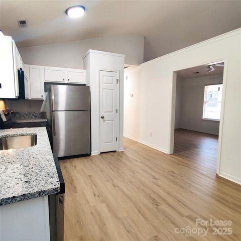 5702 Stone Bluff Court, Charlotte, NC 28214