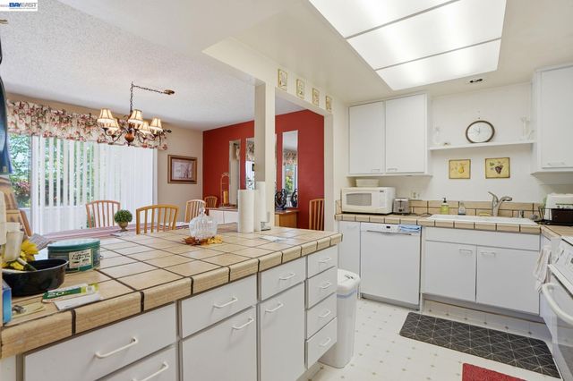 1732 Oakmont Dr 4, Walnut Creek, CA 94595