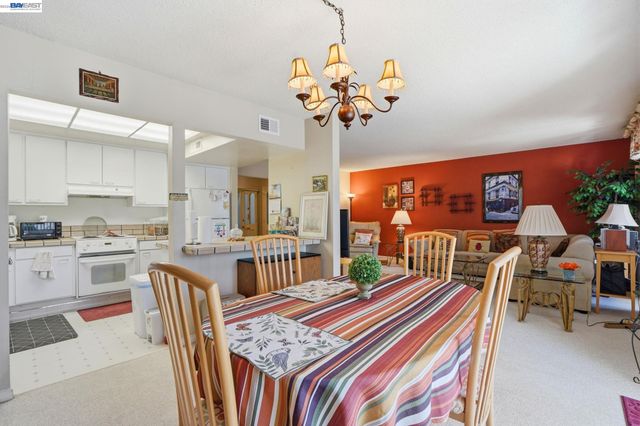 1732 Oakmont Dr 4, Walnut Creek, CA 94595