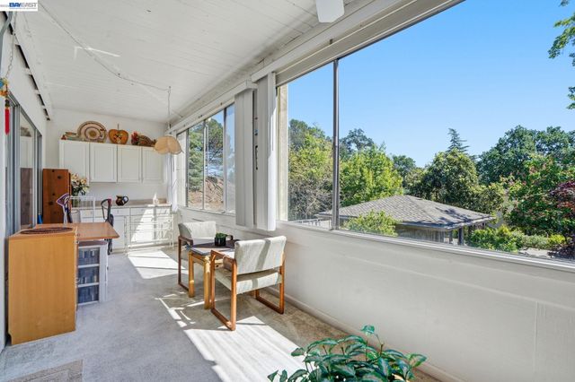 1732 Oakmont Dr 4, Walnut Creek, CA 94595