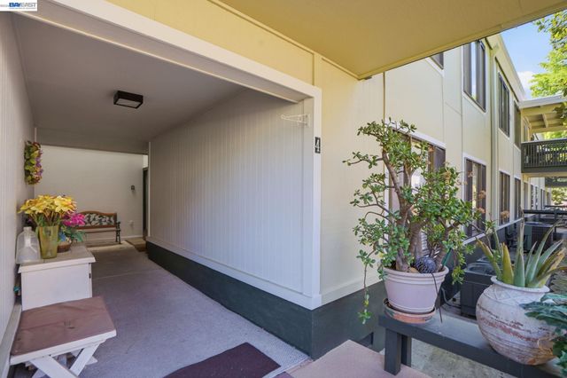 1732 Oakmont Dr 4, Walnut Creek, CA 94595