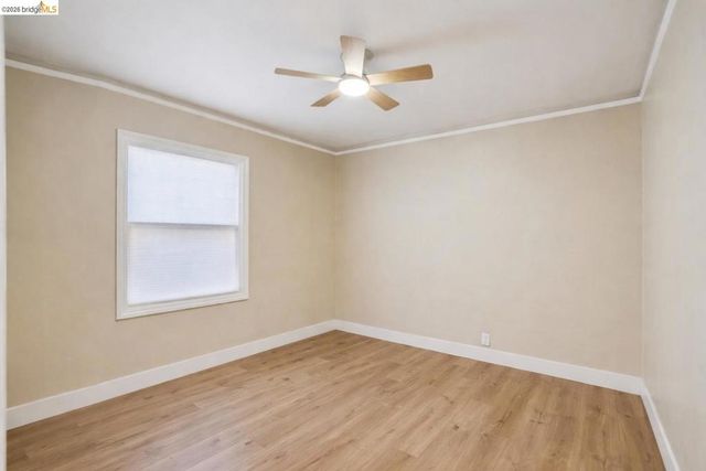 880 52nd St, Oakland, CA 94608