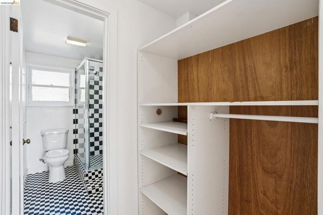 880 52nd St, Oakland, CA 94608