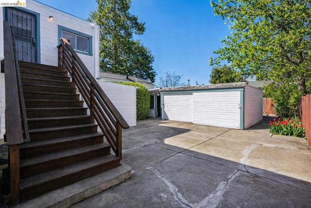 880 52nd St, Oakland, CA 94608