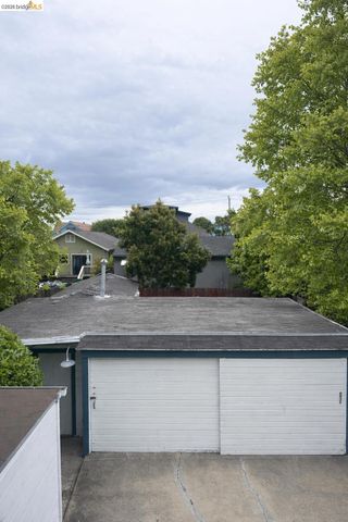 880 52nd St, Oakland, CA 94608