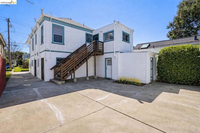 880 52nd St, Oakland, CA 94608