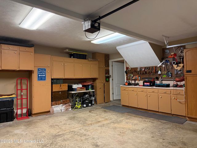 112 Elizabeth Drive, Brandon, MS 39042