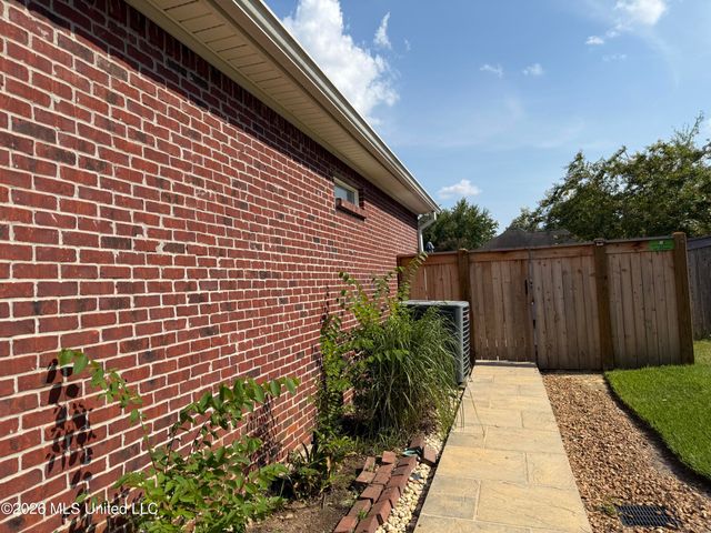 112 Elizabeth Drive, Brandon, MS 39042