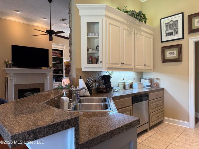 112 Elizabeth Drive, Brandon, MS 39042