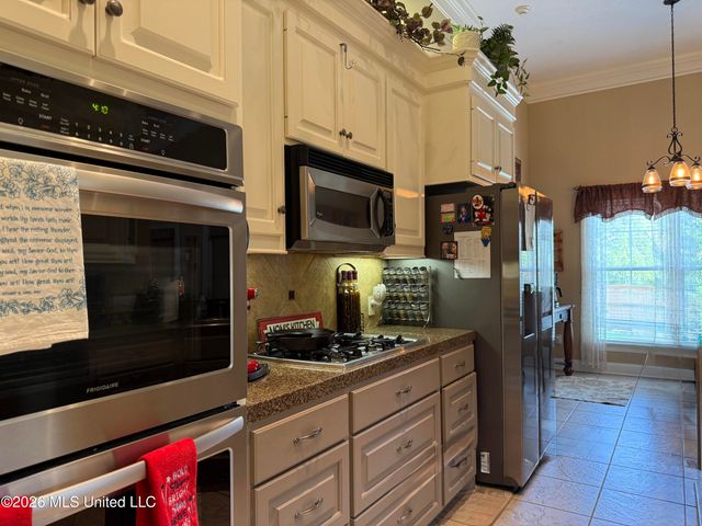 112 Elizabeth Drive, Brandon, MS 39042