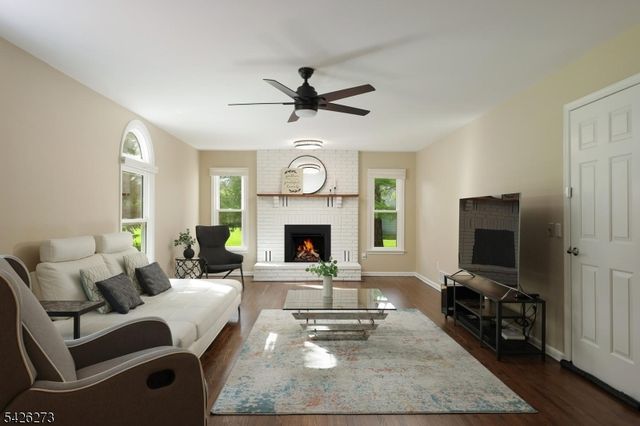 77 Ridgeview Dr, Montgomery Twp., NJ 08502