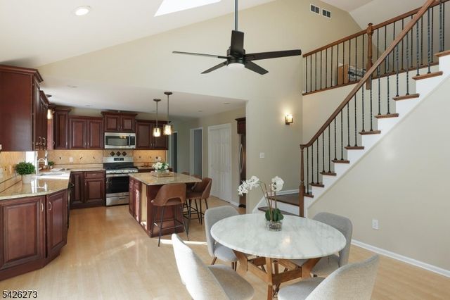 77 Ridgeview Dr, Montgomery Twp., NJ 08502