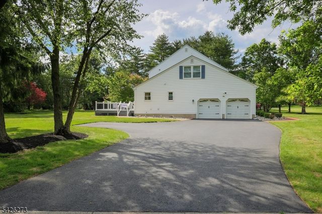 77 Ridgeview Dr, Montgomery Twp., NJ 08502