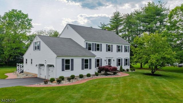 77 Ridgeview Dr, Montgomery Twp., NJ 08502