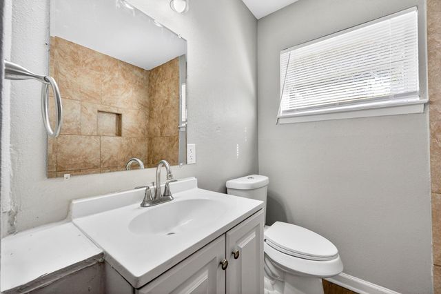 7726 Claiborne Street, Houston, TX 77016