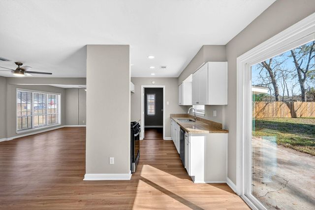 7726 Claiborne Street, Houston, TX 77016