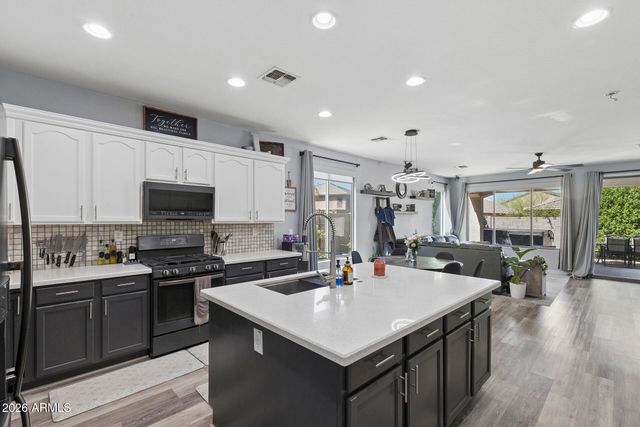 6848 W RIDGELINE Road, Peoria, AZ 85383