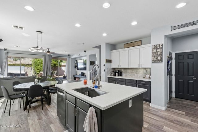 6848 W RIDGELINE Road, Peoria, AZ 85383