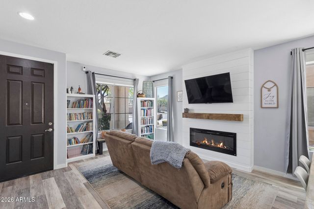 6848 W RIDGELINE Road, Peoria, AZ 85383