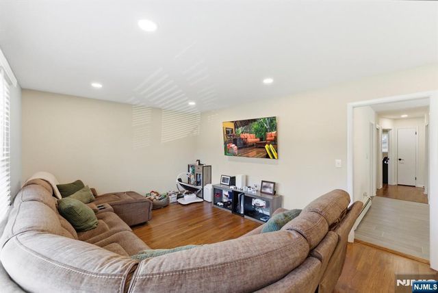 425 Midland Avenue, Pompton Lakes, NJ 07442