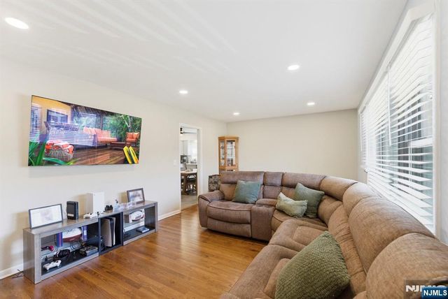 425 Midland Avenue, Pompton Lakes, NJ 07442