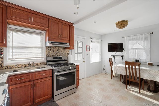 30 1St Street, New Hyde Park, NY 11040