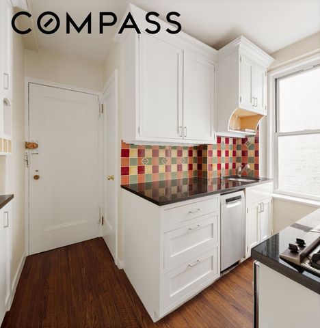 155 E 73rd St Apt 2A, New York City, NY 10021