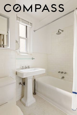 155 E 73rd St Apt 2A, New York City, NY 10021