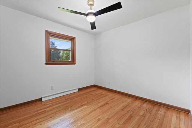 W140 Belleview AVENUE, Oconomowoc, WI 53066
