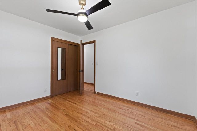 W140 Belleview AVENUE, Oconomowoc, WI 53066