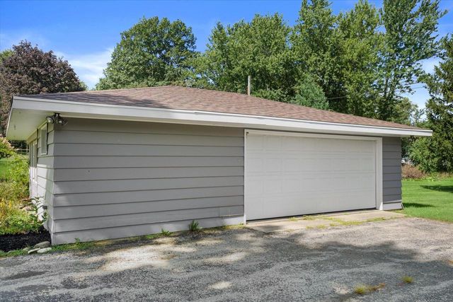 W140 Belleview AVENUE, Oconomowoc, WI 53066