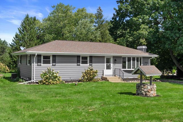 W140 Belleview AVENUE, Oconomowoc, WI 53066
