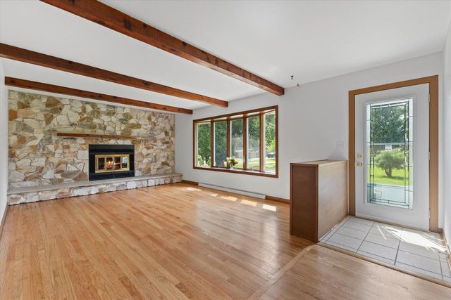 W140 Belleview AVENUE, Oconomowoc, WI 53066