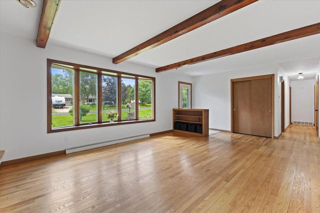 W140 Belleview AVENUE, Oconomowoc, WI 53066