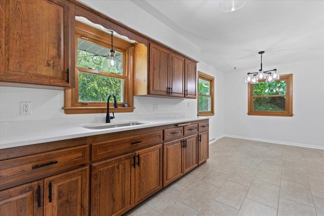 W140 Belleview AVENUE, Oconomowoc, WI 53066