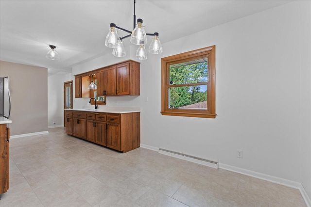 W140 Belleview AVENUE, Oconomowoc, WI 53066