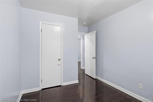 18072 Snow Avenue, Dearborn, MI 48124