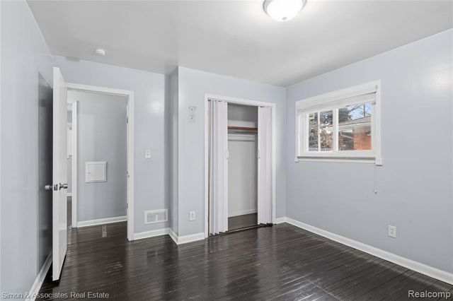 18072 Snow Avenue, Dearborn, MI 48124