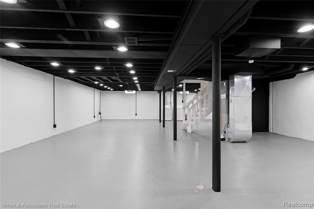 18072 Snow Avenue, Dearborn, MI 48124