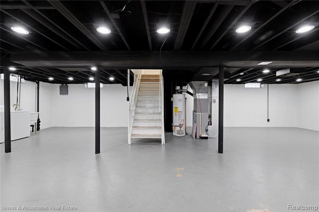 18072 Snow Avenue, Dearborn, MI 48124