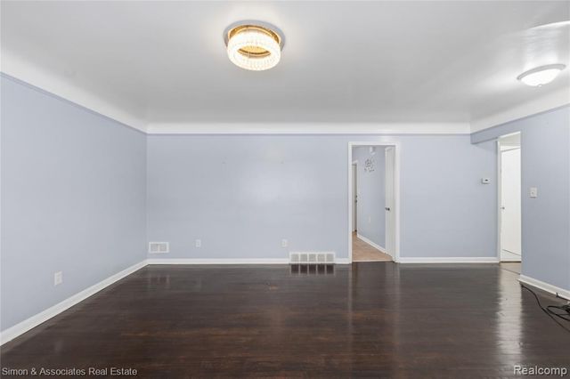 18072 Snow Avenue, Dearborn, MI 48124