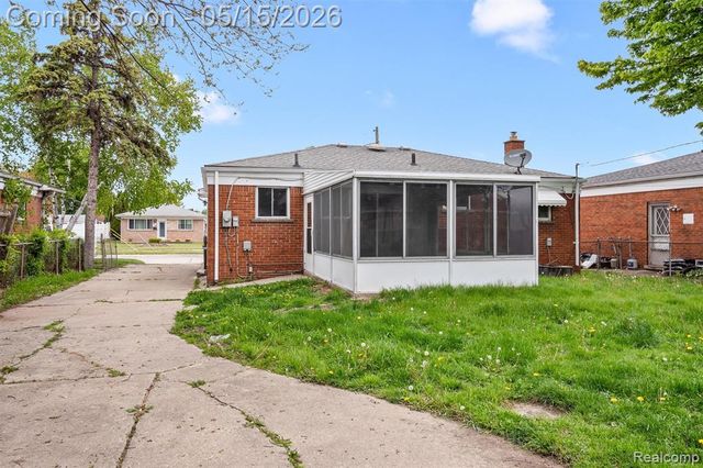 13144 Stamford Avenue, Warren, MI 48089